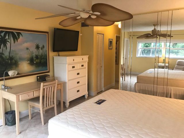 200 NE 14th Avenue Apt 222, Hallandale Beach, FL 33009