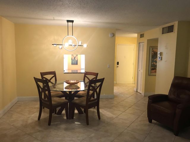 200 NE 14th Avenue Apt 222, Hallandale Beach, FL 33009