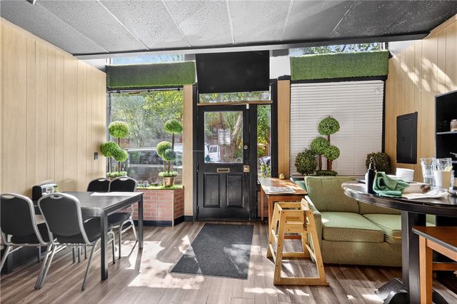 412 S Main St, West End, PA 15220