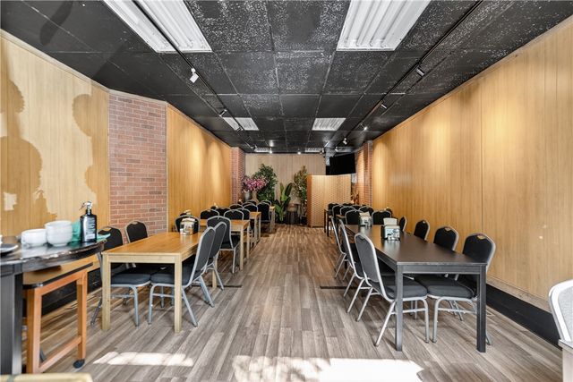 412 S Main St, West End, PA 15220