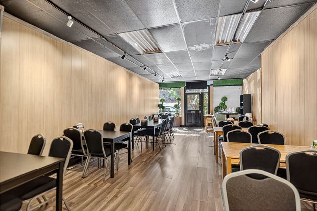 412 S Main St, West End, PA 15220