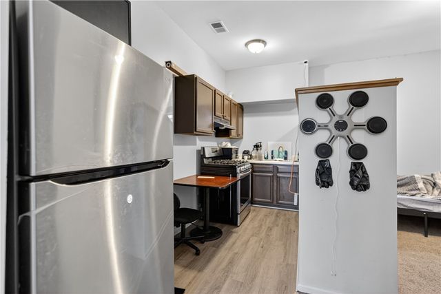 412 S Main St, West End, PA 15220