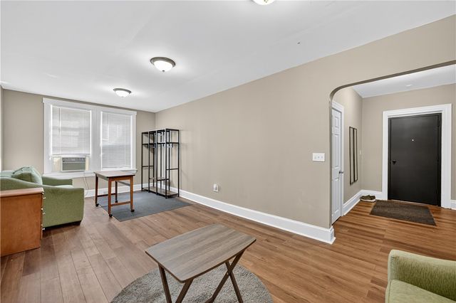 412 S Main St, West End, PA 15220