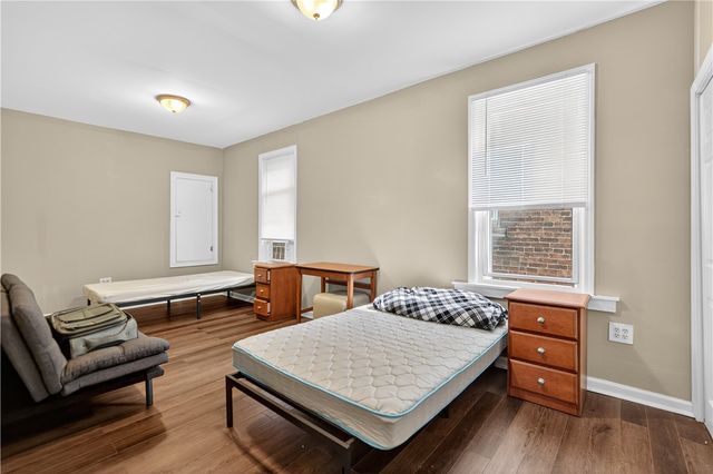 412 S Main St, West End, PA 15220