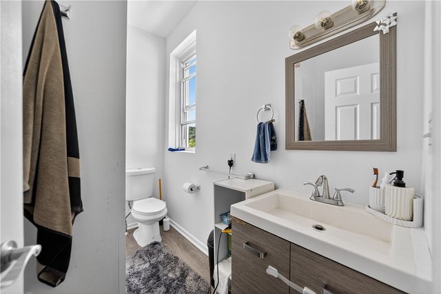 412 S Main St, West End, PA 15220