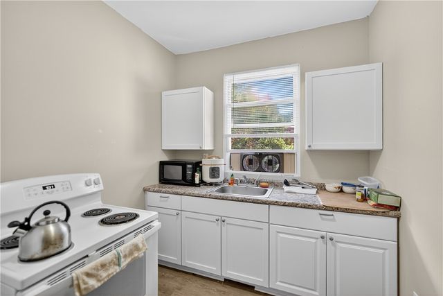 412 S Main St, West End, PA 15220