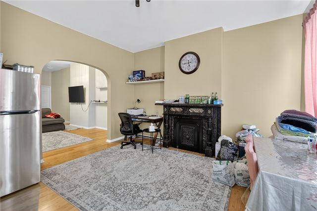 412 S Main St, West End, PA 15220