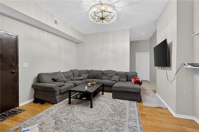 412 S Main St, West End, PA 15220