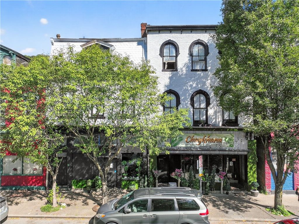 412 S Main St, West End, PA 15220