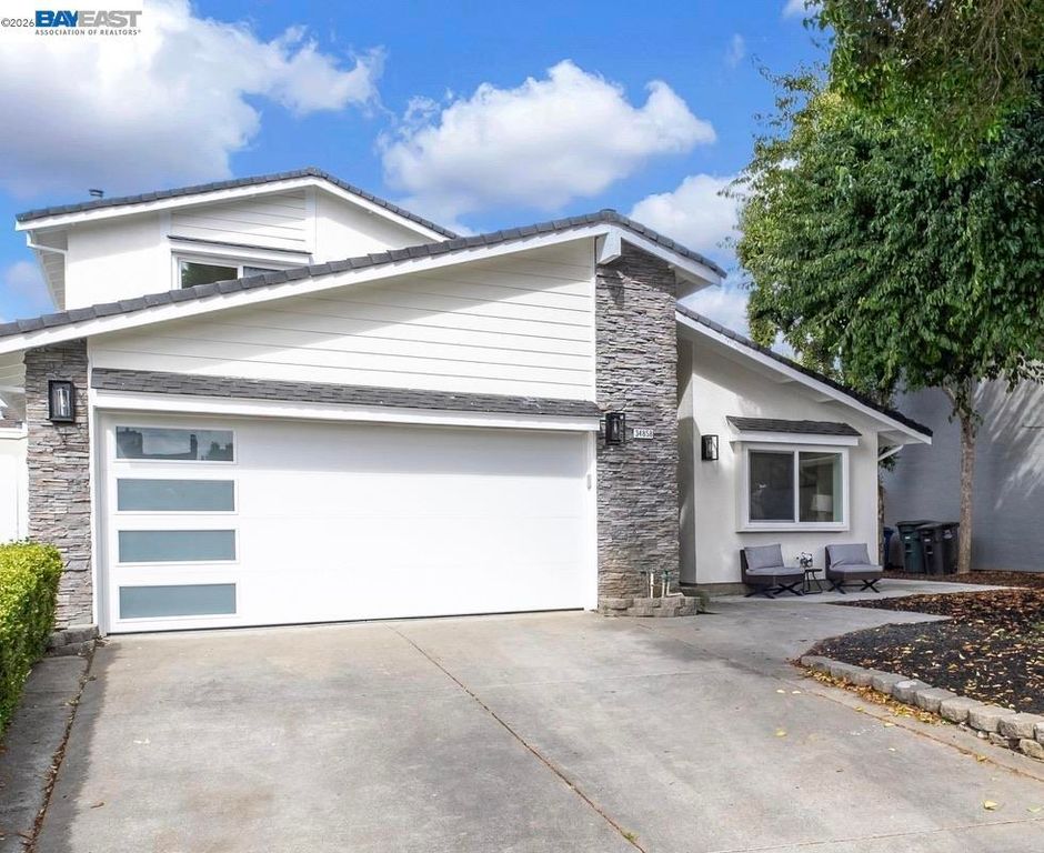 Image 1 of property listing at 34858 34858 Starling Dr, Union City, CA 94587