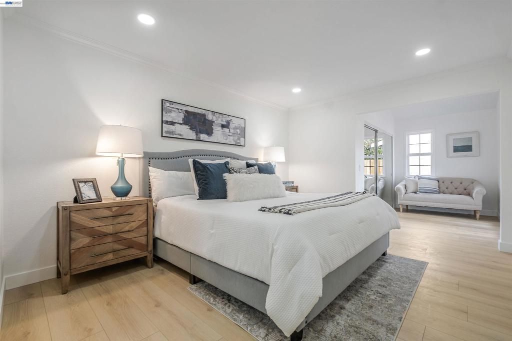 Image 11 of property listing at 34858 34858 Starling Dr, Union City, CA 94587