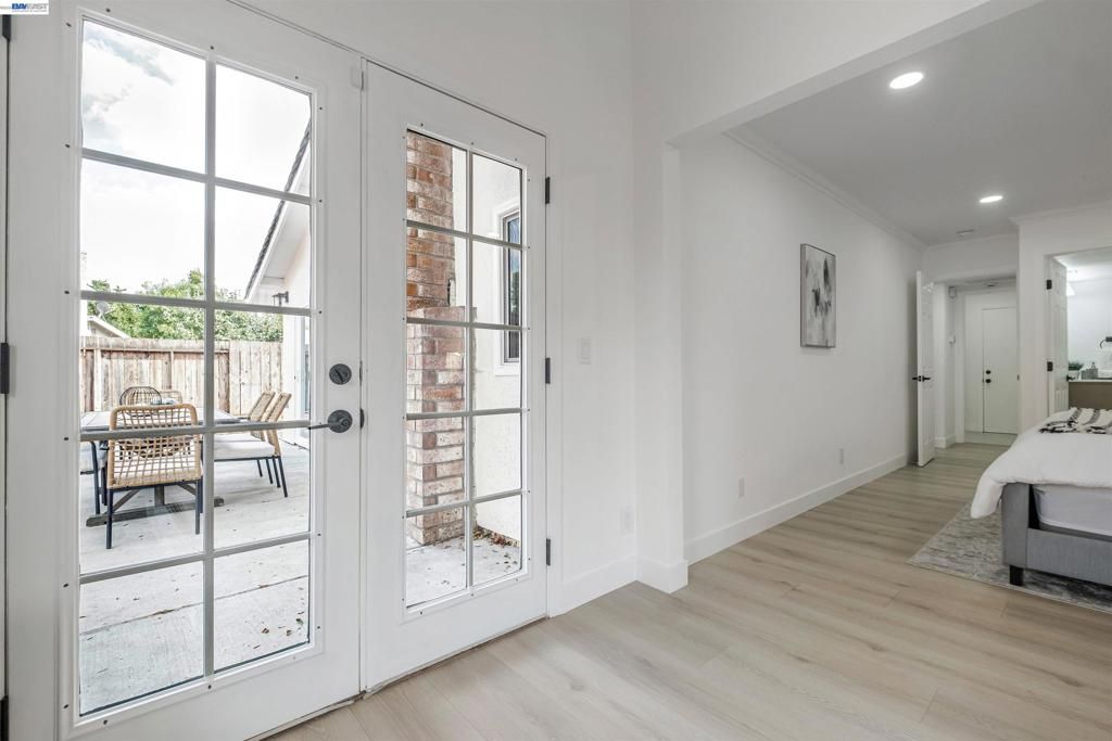 Image 13 of property listing at 34858 34858 Starling Dr, Union City, CA 94587