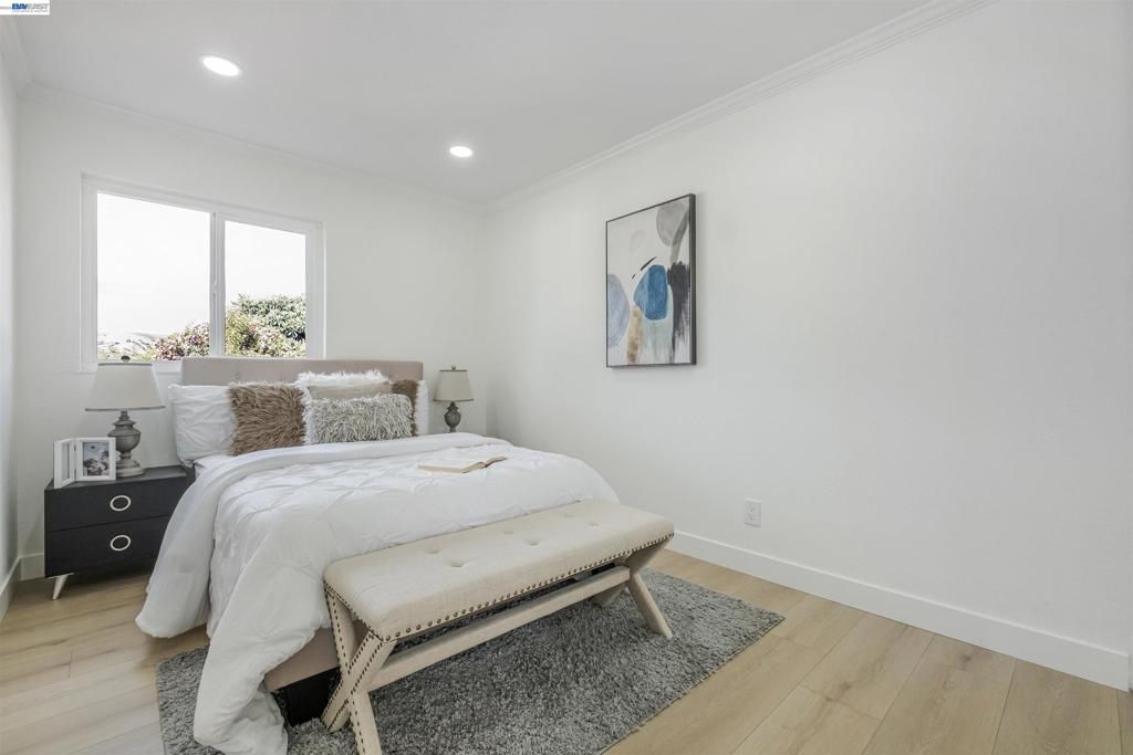 Image 18 of property listing at 34858 34858 Starling Dr, Union City, CA 94587