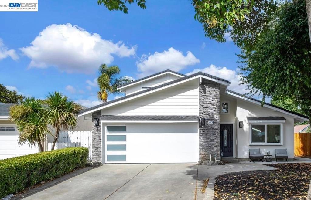 Image 2 of property listing at 34858 34858 Starling Dr, Union City, CA 94587