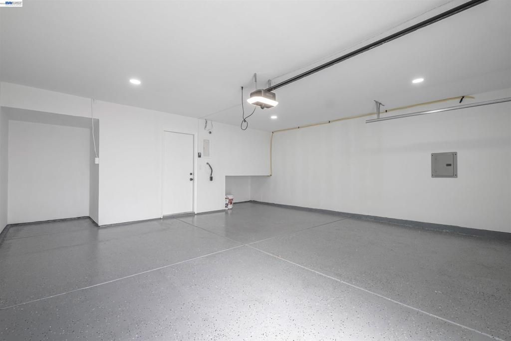 Image 22 of property listing at 34858 34858 Starling Dr, Union City, CA 94587