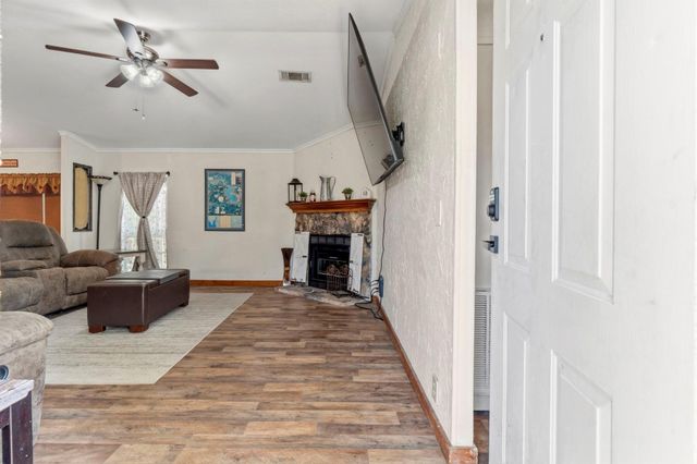 165 Black Walnut, Livingston, TX 77351