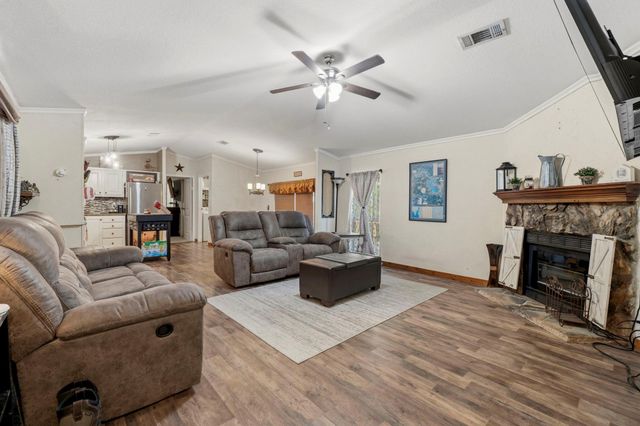 165 Black Walnut, Livingston, TX 77351