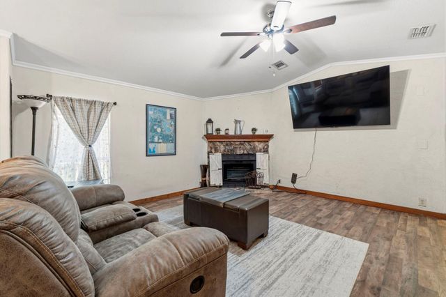 165 Black Walnut, Livingston, TX 77351