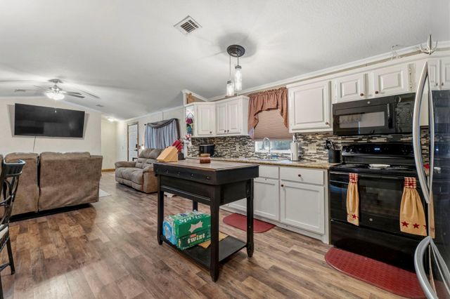 165 Black Walnut, Livingston, TX 77351