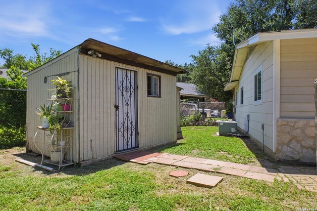 422 Arrow Point Ct, San Antonio, TX 78227