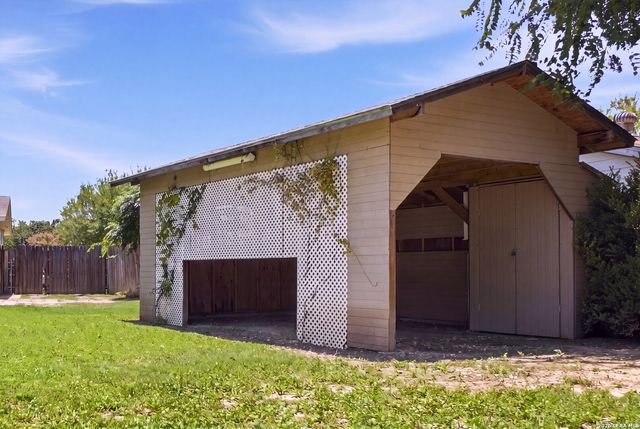 422 Arrow Point Ct, San Antonio, TX 78227