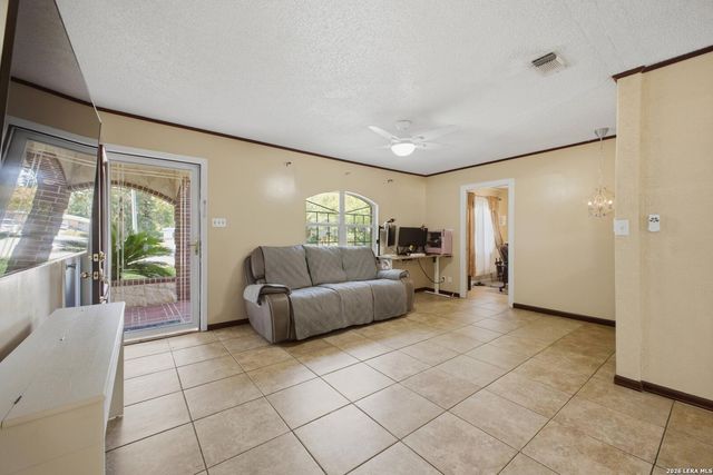 422 Arrow Point Ct, San Antonio, TX 78227