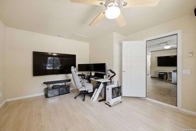 422 Arrow Point Ct, San Antonio, TX 78227