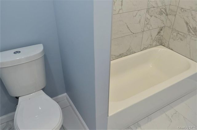 223 Scherer Boulevard 3, Franklin Square, NY 11010