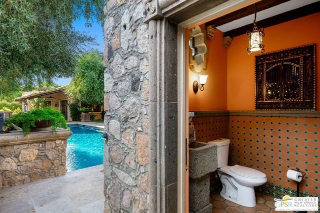 32 Clancy Lane, Rancho Mirage, CA 92270