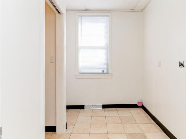 1202 Irwin St, Aliquippa, PA 15001