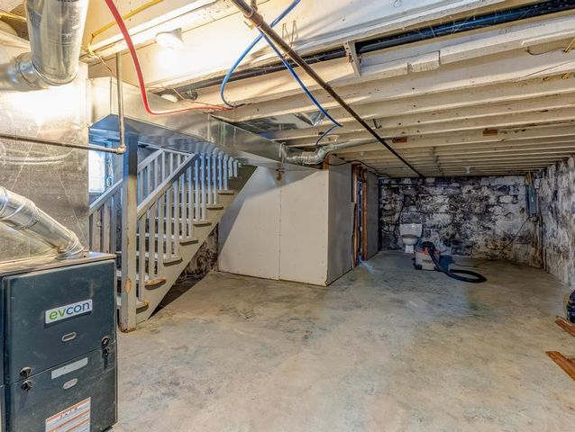 1202 Irwin St, Aliquippa, PA 15001