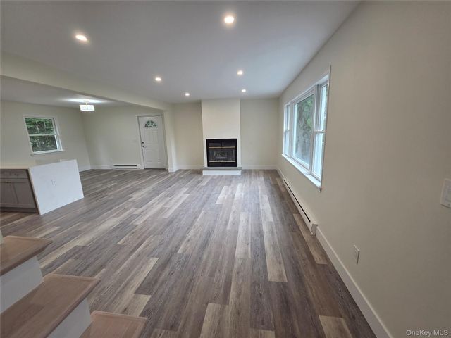 19 Manchester Road, Rock Hill, NY 12775