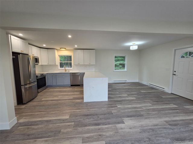 19 Manchester Road, Rock Hill, NY 12775