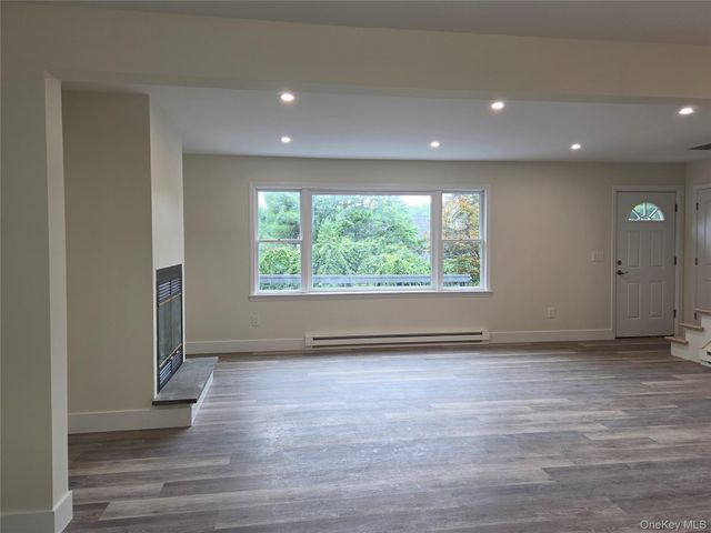 19 Manchester Road, Rock Hill, NY 12775