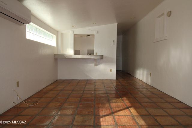 1521 N Winstel Boulevard, Tucson, AZ 85716