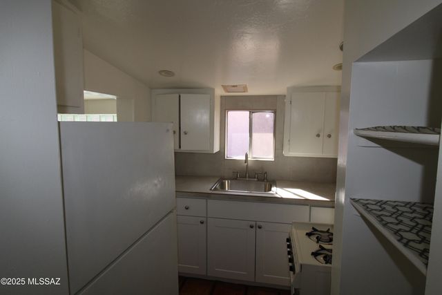 1521 N Winstel Boulevard, Tucson, AZ 85716