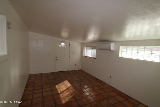 1521 N Winstel Boulevard, Tucson, AZ 85716