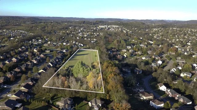 2705 Buckner Rd, Thompsons Station, TN 37179