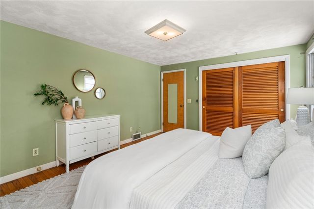 80 George Street, Warwick, RI 02888