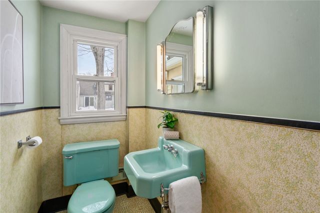 80 George Street, Warwick, RI 02888