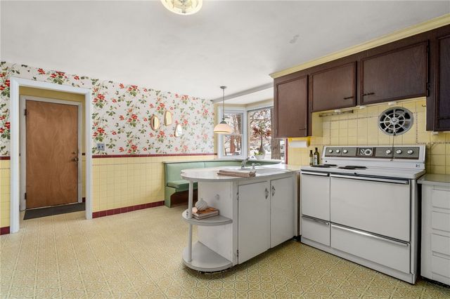 80 George Street, Warwick, RI 02888