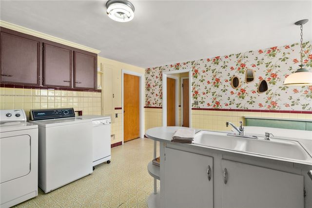 80 George Street, Warwick, RI 02888