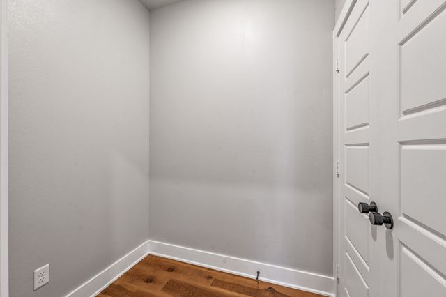 809 Branding Iron Trail, Granbury, TX 76049