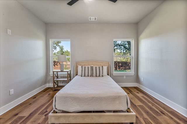 809 Branding Iron Trail, Granbury, TX 76049