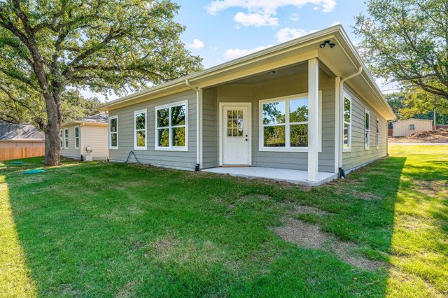 809 Branding Iron Trail, Granbury, TX 76049