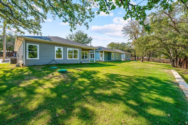 809 Branding Iron Trail, Granbury, TX 76049