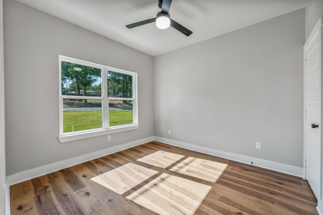 809 Branding Iron Trail, Granbury, TX 76049