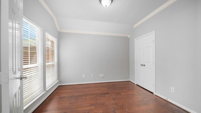 58 W Sienna Place, The Woodlands, TX 77382
