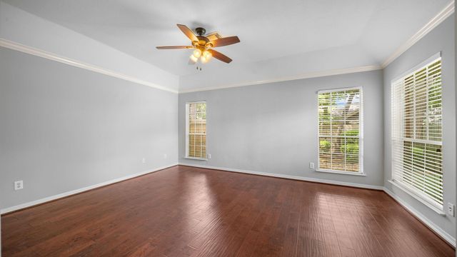 58 W Sienna Place, The Woodlands, TX 77382