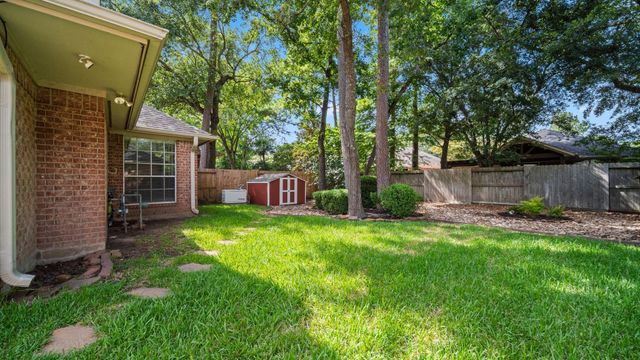 58 W Sienna Place, The Woodlands, TX 77382